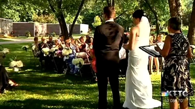 Motivul pentru care doi tineri au decis să se căsătorească într-un cimitir