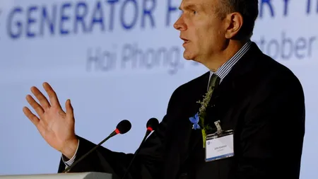 VIDEO. Cine este bărbatul plătit cu 89.000 de dolari pe lună 