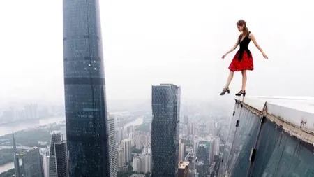 Motivul stupid pentru care tinerii din Rusia își riscă viața inutil. Fenomenul care ia amploare