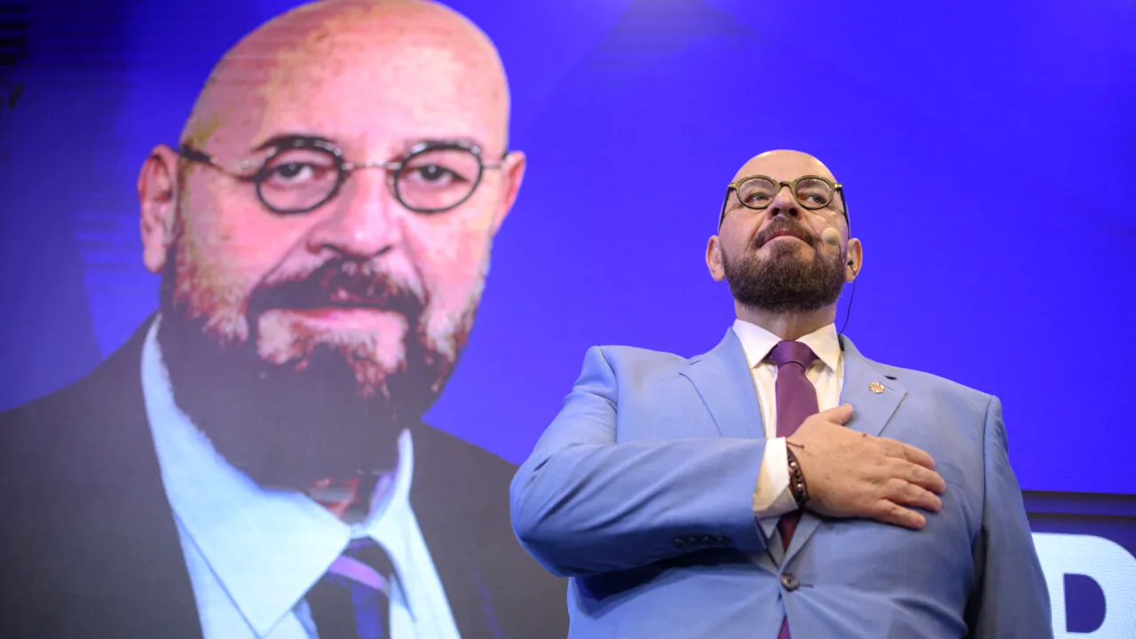 Cristian Popescu PIEDONE, la consultări cu premierul Marcel Ciolacu / Delegația PUSL merge la Palatul Victoria luni, la ora 17.00