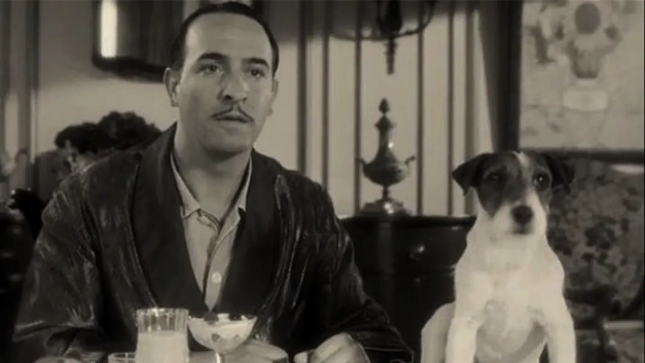 Câinele care a jucat în filmul de Oscar ''Artistul'' a murit la 13 ani