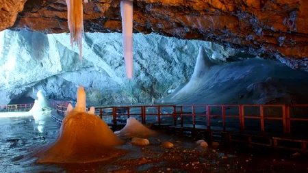 Avertizarea unui cercetător român: „România ar putea PIERDE cel mai important obiectiv turistic natural. Este vorba despre Ghețarul de la Scărișoara”