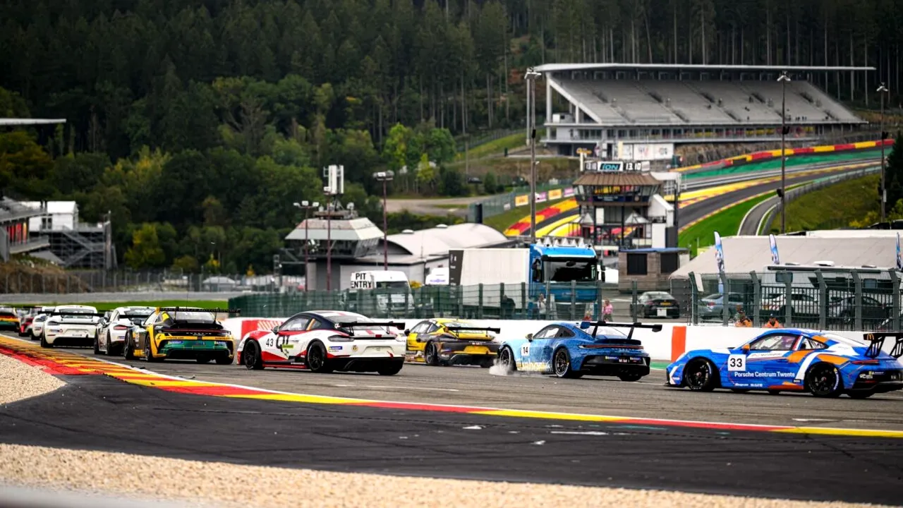 La 17 ani are peste 150 de PODIUMURI în motorsport!