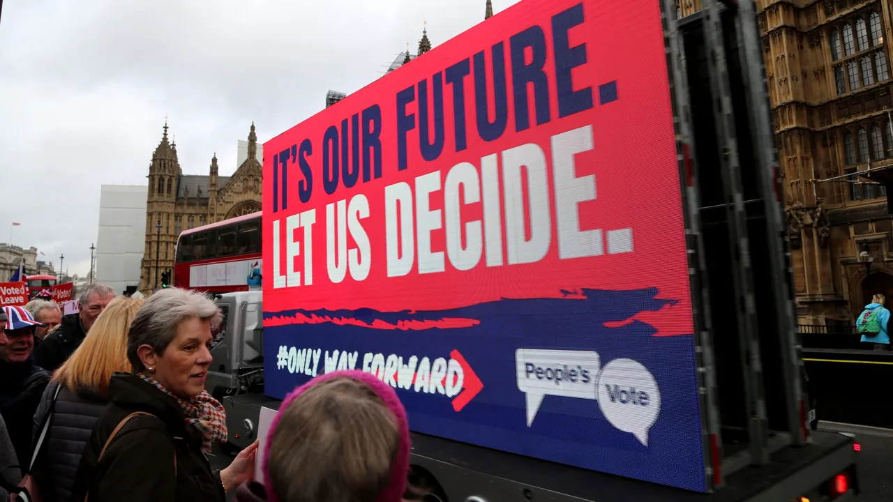 Britanicii se pregătesc SĂ AMÂNE ieșirea din UE. Eventuala FRONTIERĂ dintre Irlanda și Irlanda de Nord, un punct-cheie ale viitorului Acord Brexit