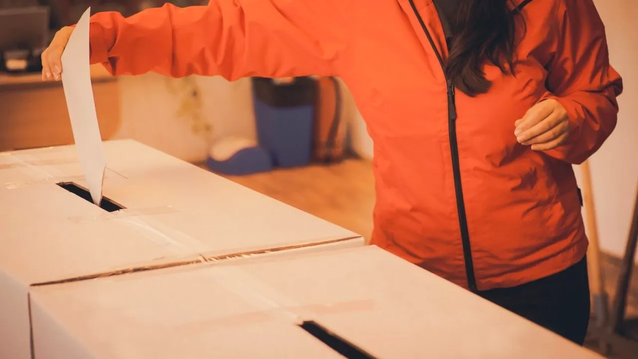 Süddeutsche Zeitung: Ușurare după alegerile din ROMÂNIA, în pofida tendințelor spre dreapta /Succesul naționaliștilor periclitează stabilitatea