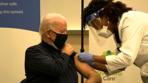 VIDEO. Joe Biden s-a vaccinat împotriva COVID în direct: „Aştept cu nerăbdare a doua doză”