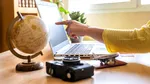 Ora exactă când este bine să faci rezervări de vacanță ieftine, potrivit consultanților financiari