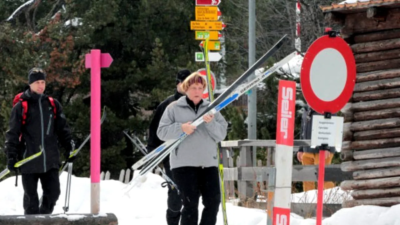 Angela Merkel a apărut pentru prima dată în public, sprijinindu-se în cârje, în urma accidentului la schi