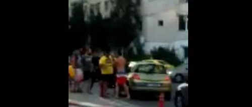 VIDEO. Un polițist, aflat în timpul liber, bătut de patru bărbați, în Constanța, după o șicanare în trafic. Agresorii, prinși imediat