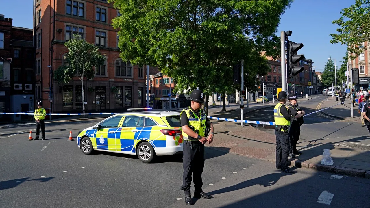 Anglia: Trei oameni, găsiți MORȚI în Nottingham. Alte trei persoane, lovite intenționat de o dubă / Poliția: „Incidentele au legătură între ele”