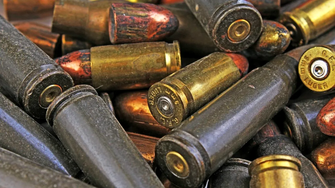 Explozia de la Cugir, care a distrus aproape 130.000 de cartușe pregătite pentru export, comparată cu sabotajele GRU din Bulgaria