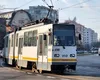 ACCIDENT între o basculantă și un tramvai pe Bd. Timișoara din Capitală/Un călător, transportat la spital!