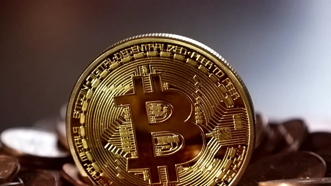 Ce trebuie să facă toți românii care au Bitcoin, Ethereum sau Ripple. Decizia luată de Fisc