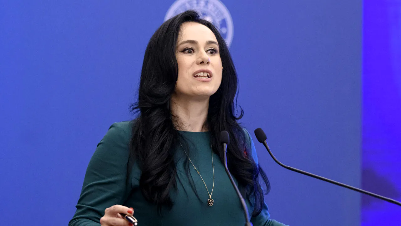 Senatorii au ADOPTAT moțiunea simplă depusă de AUR împotriva Simonei Bucura Oprescu. AUR cere demisia ministrului Muncii