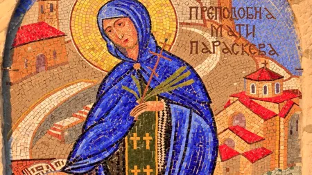 Pregătirile pentru pelerinajul sfintei Parascheva de la Iași sunt finalizate. Flori de diverse culori la baldachin