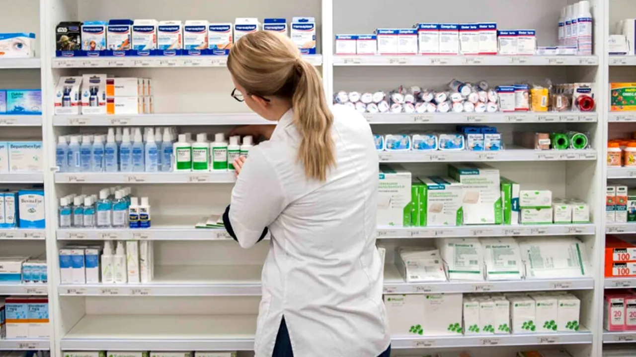 Ce salarii au ajuns să aibă farmacistele Dr. Max sau Catena în 2024. Cât primesc lunar, de fapt