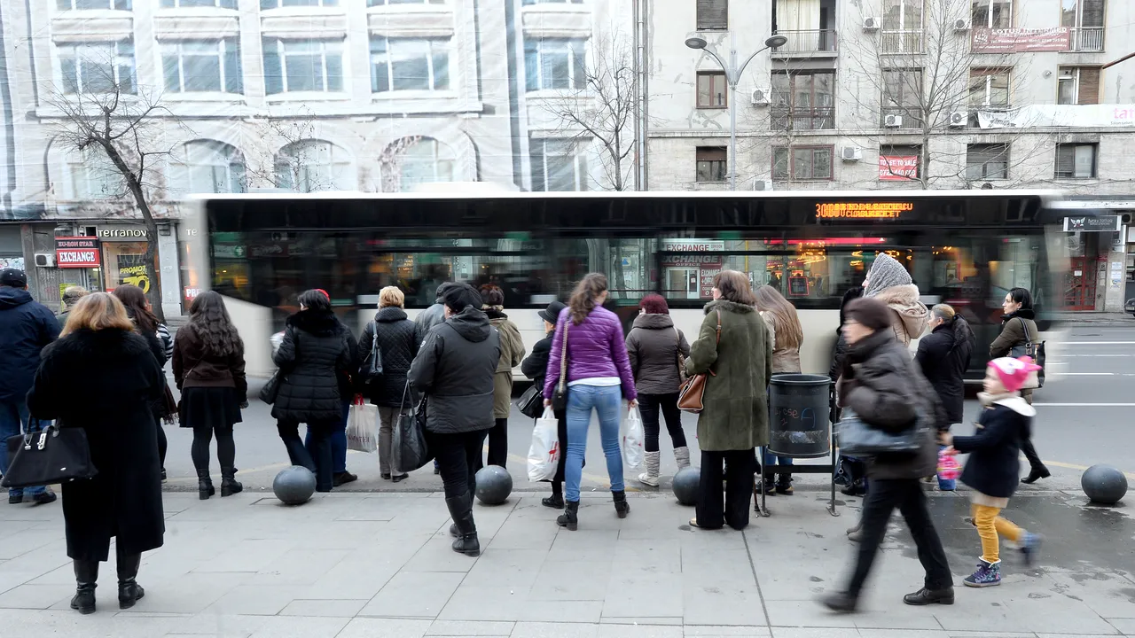 De LUNI, elevii bucureșteni vor circula GRATUIT cu mijloacele de transport în comun