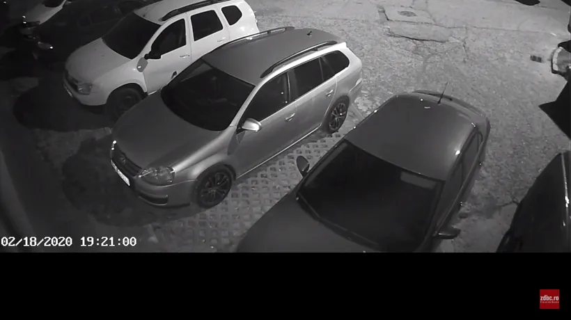 Bărbat din Bacău, surprins în timp ce spărgea o mașină doar ca să doarmă în ea - VIDEO