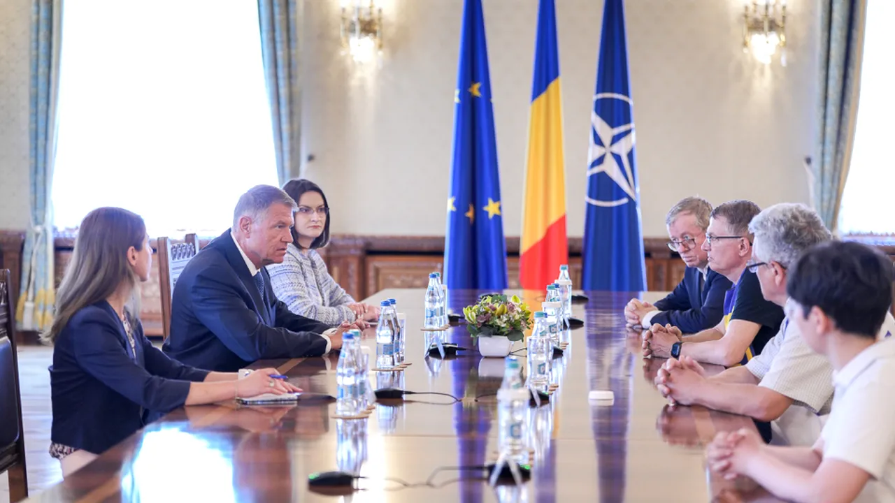 GALERIE FOTO. Klaus Iohannis, discuții cu sindicaliștii din Educație care participă la amplul protest din Capitală: „Președintele girează un acord”