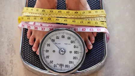 Aditivul alimentar care te îngrașă fără să îți dai seama. Este folosit la alimentele procesate și băuturile răcoritoare