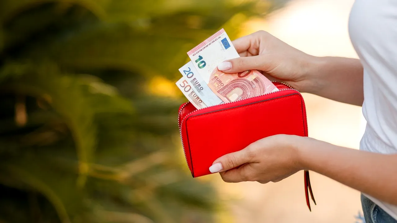 Bani gratis în Germania. Ce faci când primești 1.200 de euro pe lună fără să muncești