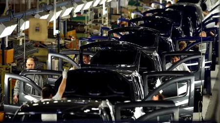 Dacia majorează salariul brut al angajaților pentru ca transferul contribuțiilor să nu le afecteze venitul. Ford are alte planuri și pune presiune pe muncitorii de la Craiova