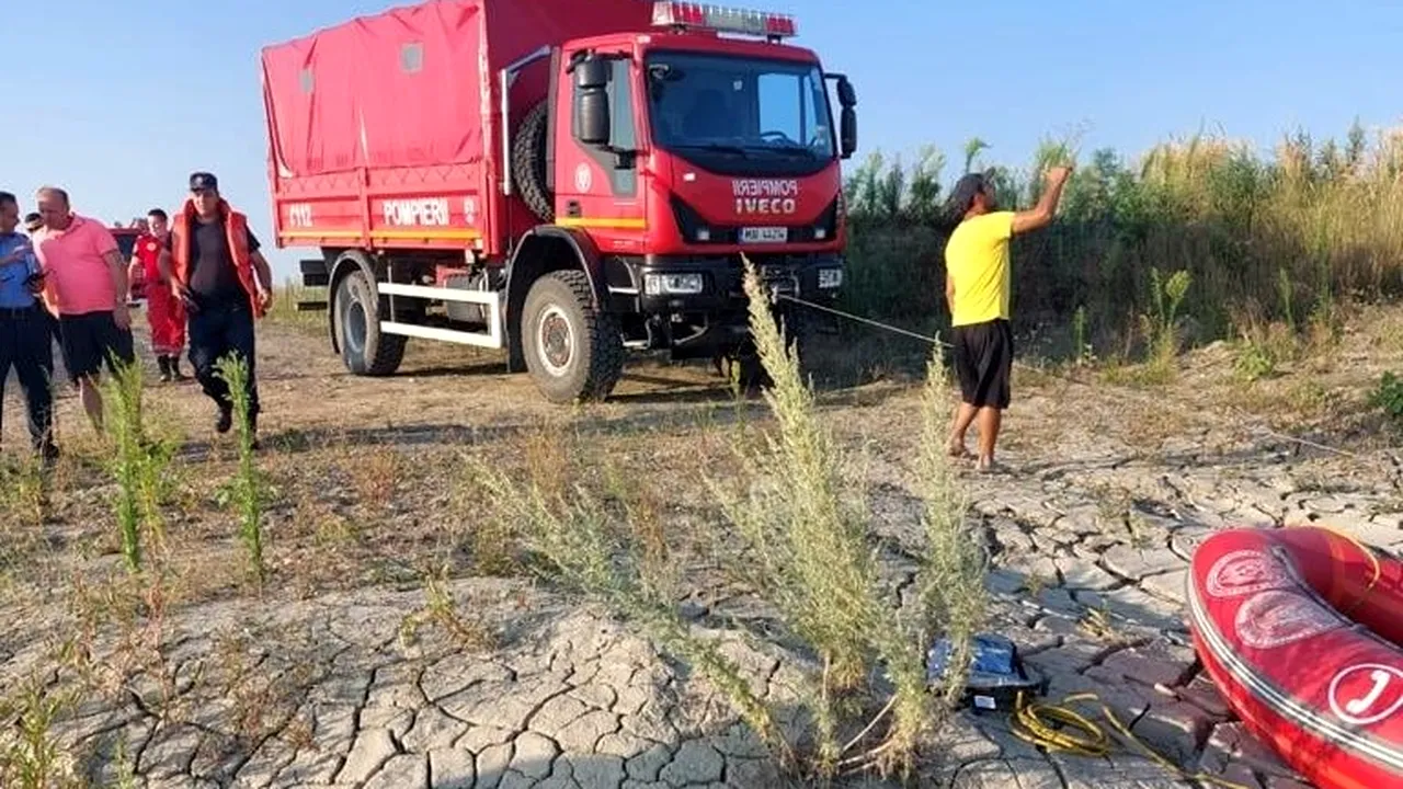 O fetiță de 12 ani a murit înecată într-un iaz din Botoșani