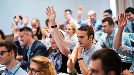 Profesori universitari de la Harvard și Stanford vin în această vară în România, la Aspire Academy