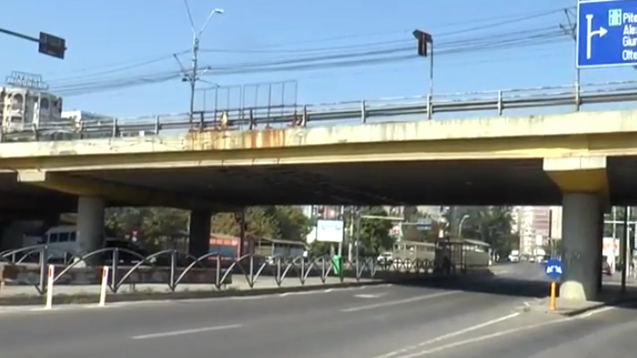 Gropi, balustrade ruginite și piloni de susținere crăpați. Podul GRANT intră în reparații