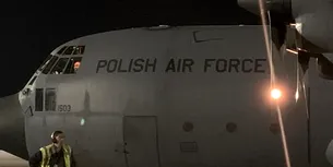 Polonia a trimis Republicii Moldova șase avioane cu ARME, muniții și echipamente: „Are nevoie de sprijinul nostru”