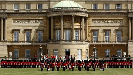 Meci de fotbal istoric. Cele mai vechi echipe britanice vor juca în grădinile Palatului Buckingham