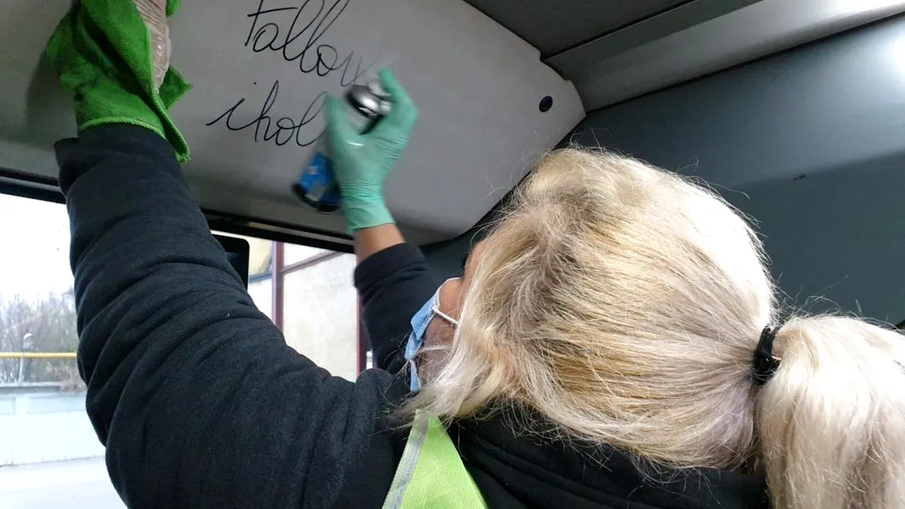 STB și-a băgat tramvaiele și autobuzele la spălat! Ce lasă în urma lor călătorii din București / GALERIE FOTO