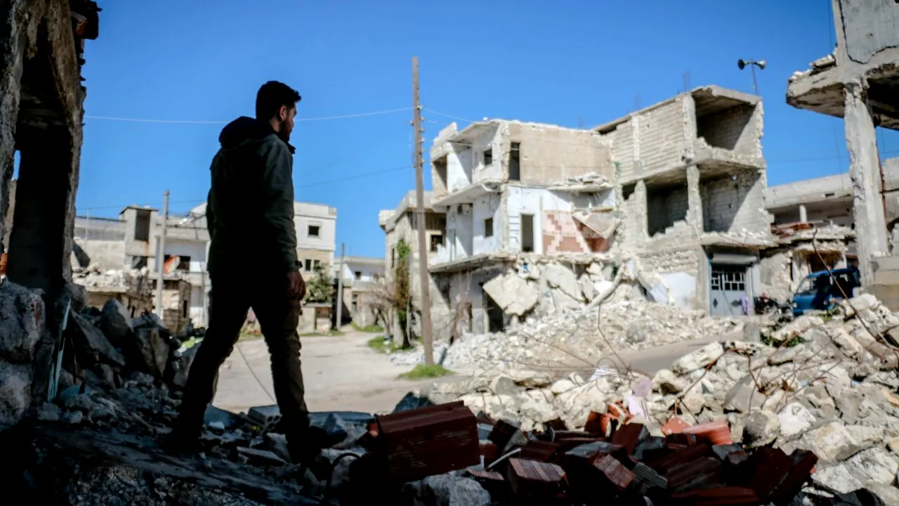 Drama unui antreprenor turc din România: „Și-a închis telefonul pentru că nu mai are cine să-l sune și s-a dus să sape cu MÂINILE GOALE, după întreaga sa familie, frați, soție, părinți”