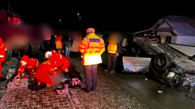Șofer din Argeș, în vârstă de 20 de ani, în stare gravă la spital după ce s-a răsturnat cu mașina într-o curbă