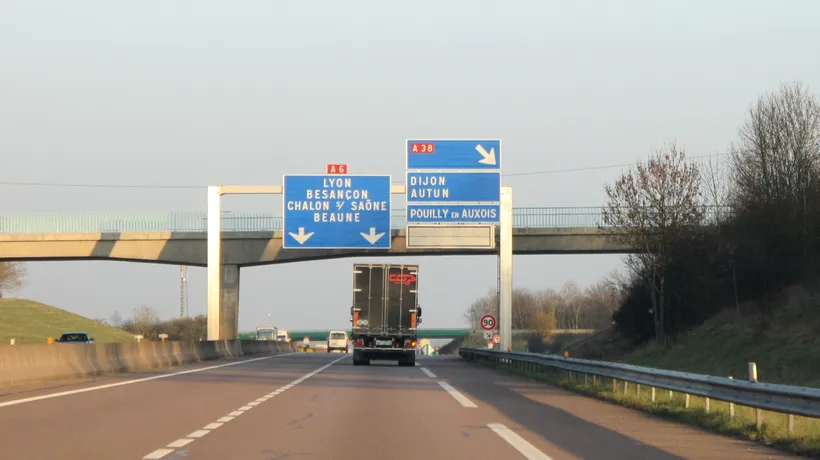Șofer român condamnat în Franța la închisoare pentru ca a circulat ilegal pe autostradă...de 267 de ori