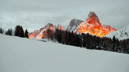 Stațiunea din România în care turiștii dau buzna. AICI, zăpada măsoară o jumătate de metru