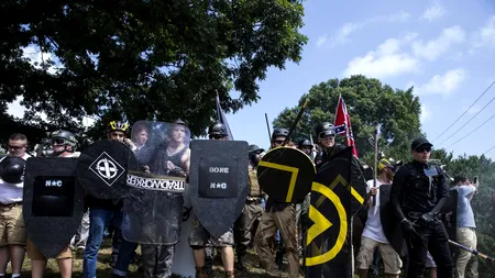 Trump încearcă să se distanțeze de grupurile care susțin supremația rasei albe. Prima reacție a președintelui SUA după violențele rasiale din Virginia