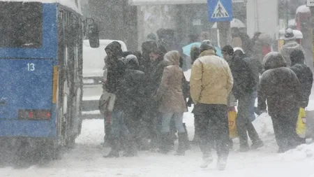 VREMEA. Ninge în România. Imagini cu zăpada de la Bâlea Lac dar și din Iași 