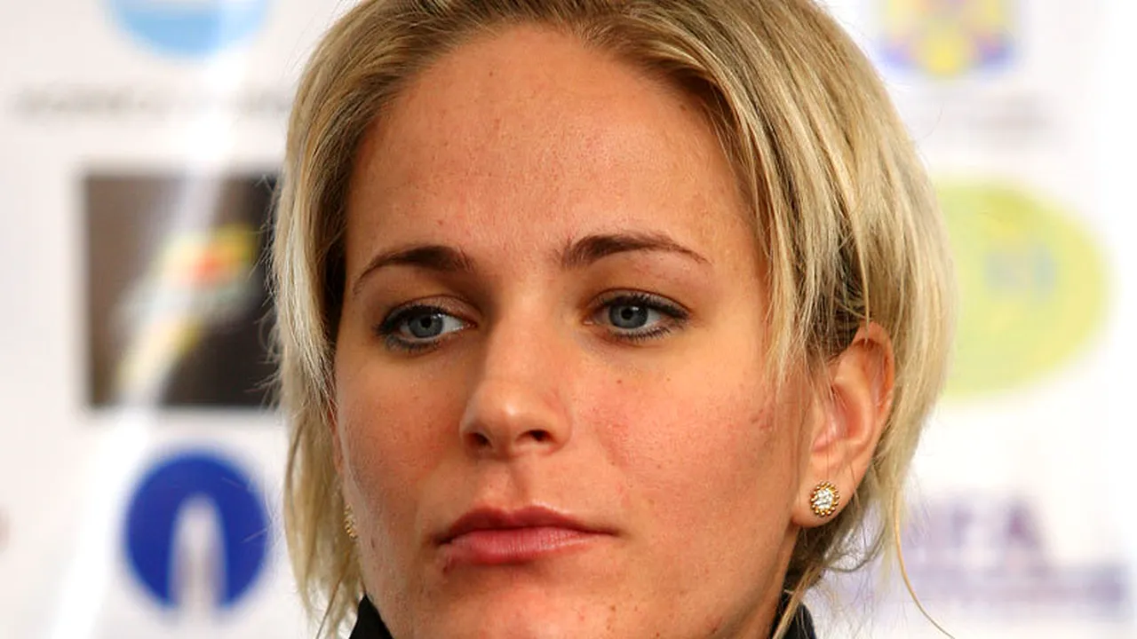 Incredibil. Ce a pățit portarul naționalei României de handbal la meciul dintre CSM București și Ferencvaros