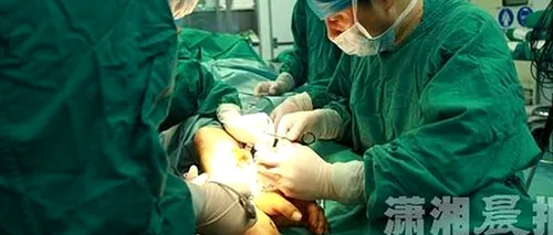 Reușită extraordinară a medicilor chinezi: au salvat mâna unui bărbat, tăiată într-un accident de muncă, „plantând-o în picior