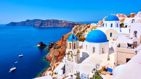 SANTORINI, ultima destinație de top a Europei care declară război turismului în masă