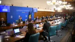 În plină austeritate, guvernul creşte salariile angajaţilor din companiile de stat. Care sunt condiţiile impuse