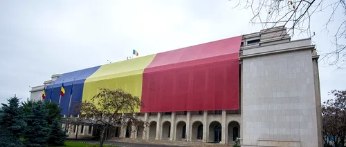 Palatul Victoria, ILUMINAT luni seara în culorile Drapelului Național