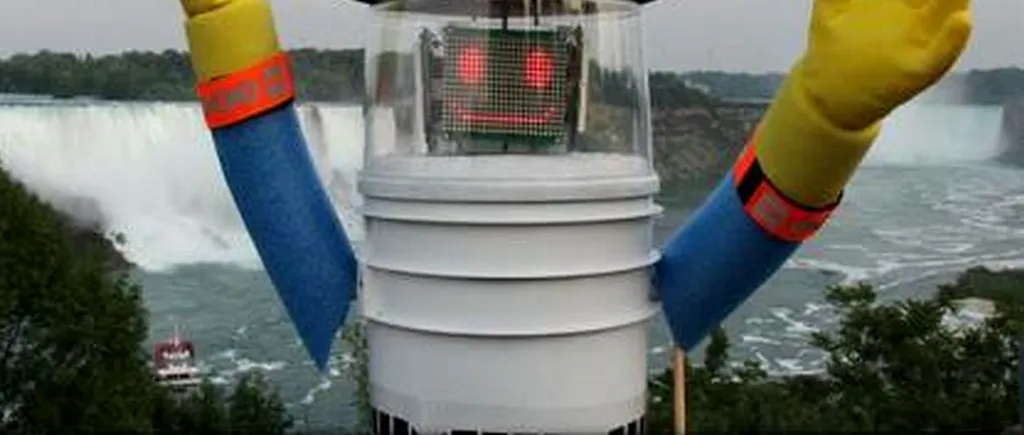 Aventura lui Hitchbot, robotul care zâmbește și face autostopul, s-a sfârșit trist. Cum a fost găsit în Philadelphia
