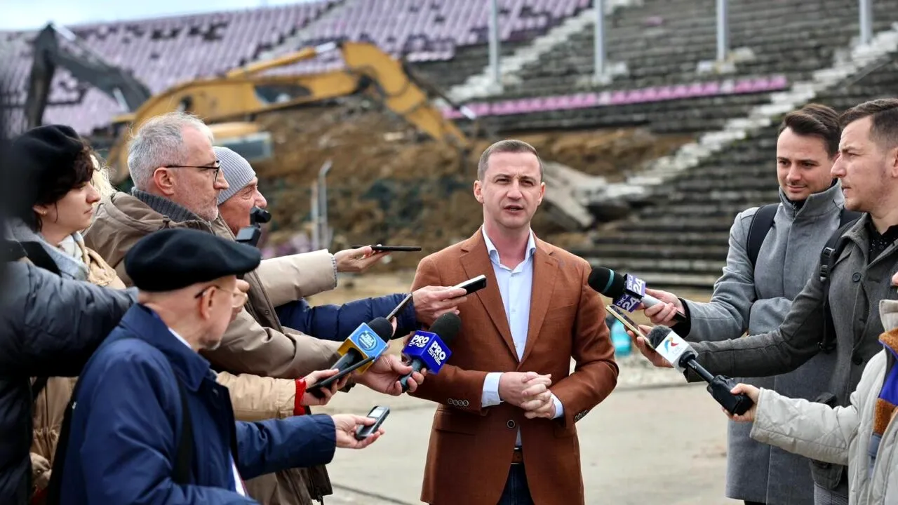 Decizie în cazul STADIONULUI de 130.000.000 de euro din Timișoara. Alfred Simonis: „Mergem înainte. Până în ianuarie dăm ordinul”