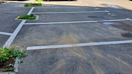 Orașul din România în care șoferii își pot PIERDE locul de parcare, chiar dacă l-au plătit pe tot anul. Și nici blocatoarele nu mai pot fi folosite