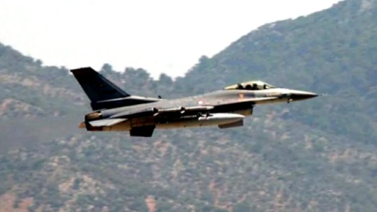 Avioane militare turce au efectuat noi raiduri asupra unor poziții kurde din nordul Irakului