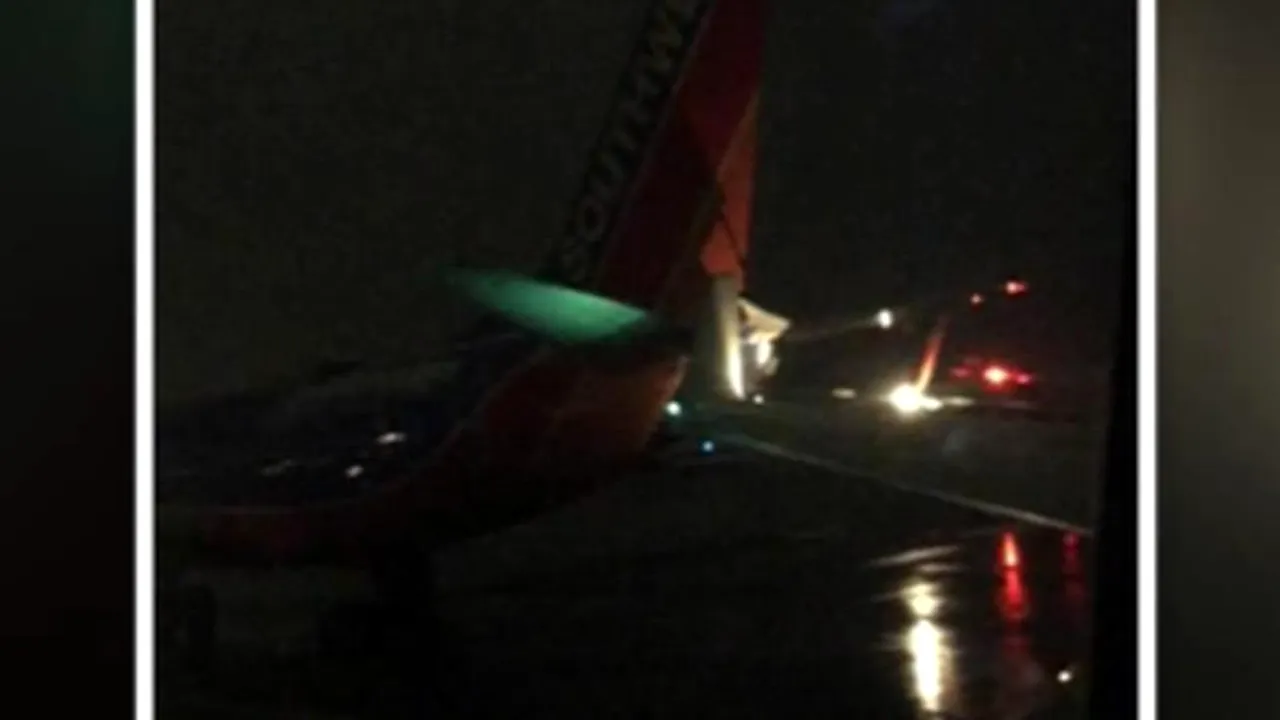 Coliziune între două avioane de linie pe Aeroportul Metropolitan din Detroit
