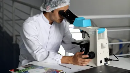 Câţi români sunt, de fapt, infectaţi cu Covid-19? Managerul unei clinici medicale private spune că aproximativ 10% din populaţia din mediul urban ar fi fost sau este infectată cu noul coronavirus