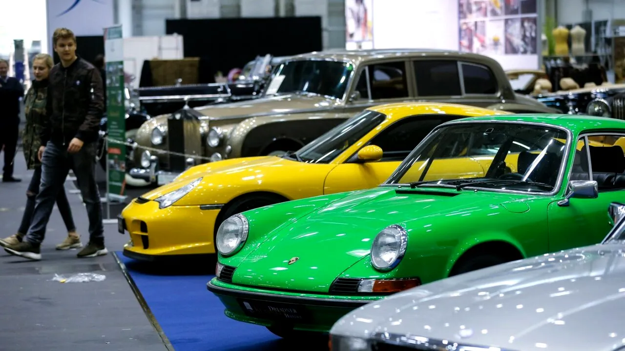 Producătorii auto germani planifică reduceri de COSTURI după scăderea vânzărilor în CHINA